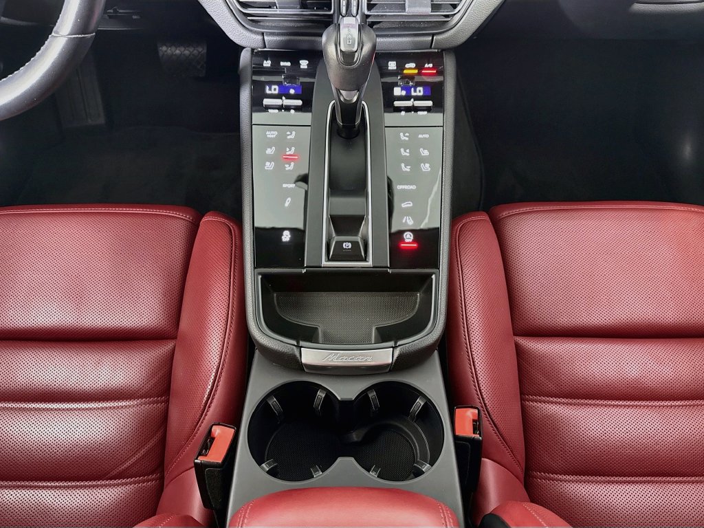 Certified 2023 Porsche Macan S AWD/4WD image 16