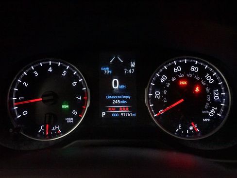 Used 2022 Toyota RAV4 XLE AWD/4WD image 15