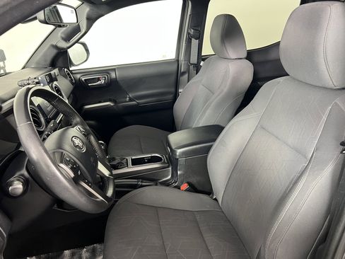 Used 2018 Toyota Tacoma TRD Off-Road image 14