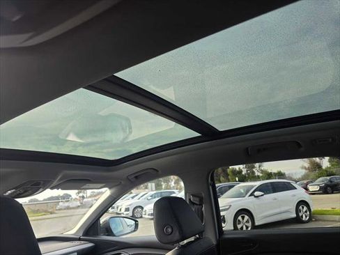 New 2025 Audi Q6 e-tron Premium image 23