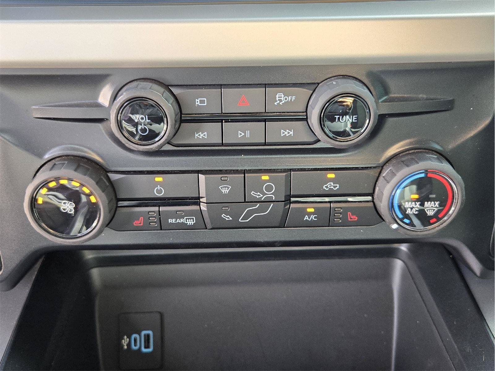 Used 2025 Ford F350 XLT w/ Black Appearance Package AWD/4WD image 17