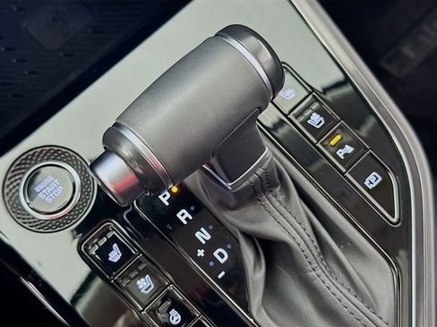 Used 2023 Kia Niro SX image 19