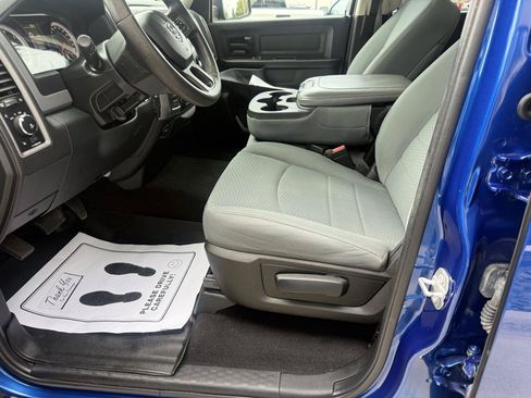 Used 2017 RAM 1500 Express AWD/4WD image 9