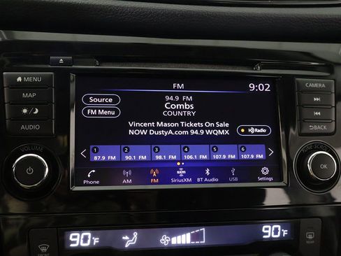 Used 2018 Nissan Rogue SV w/ Premium Package image 49