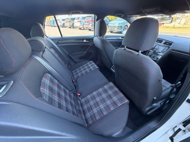 Used 2017 Volkswagen Golf 4-Door FWD image 11