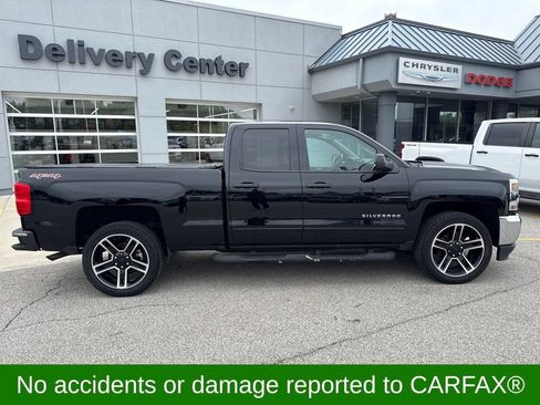 Used 2017 Chevrolet Silverado 1500 LT w/ LPO, Black Pack AWD/4WD image 4