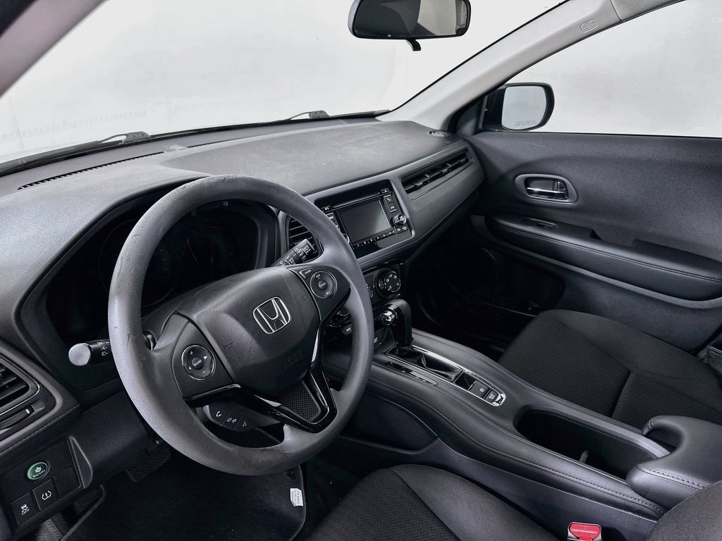 Used 2016 Honda HR-V LX image 9