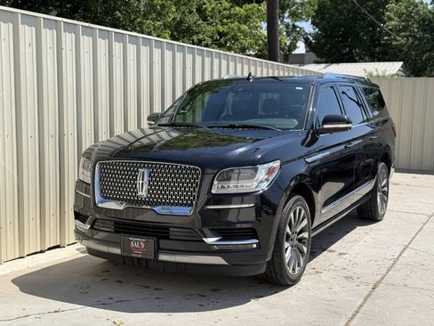 Used 2020 Lincoln Navigator L Reserve RWD image 9