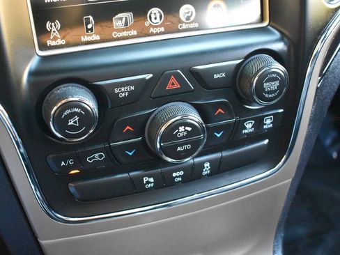 Used 2015 Jeep Grand Cherokee Limited w/ Luxury Group II AWD/4WD image 36