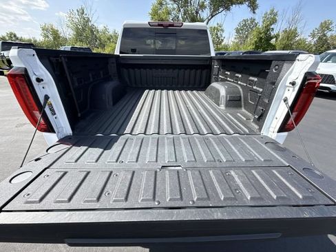 Certified 2024 GMC Sierra 1500 AT4 w/ Technology Package AWD/4WD image 26