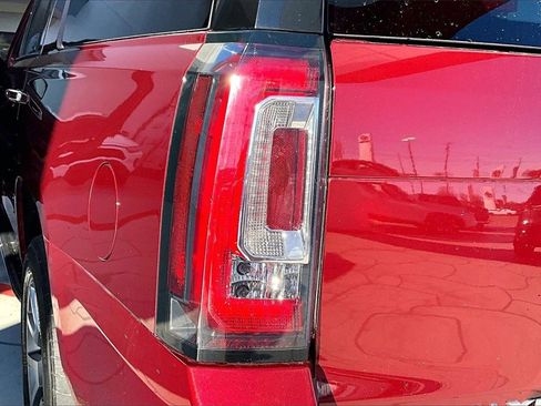 Used 2020 GMC Yukon XL Denali image 22