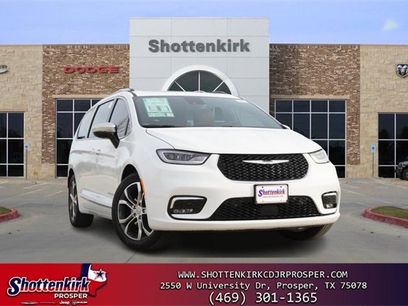 New 2026 Chrysler Pacifica Pinnacle