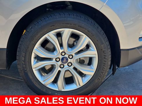 Used 2022 Ford Edge Titanium w/ Equipment Group 301A AWD/4WD image 40