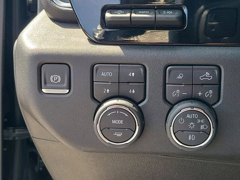 Used 2025 Chevrolet Silverado 2500 LTZ w/ LTZ Premium Package AWD/4WD image 20
