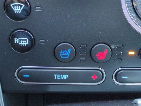 Used 2018 Ford Explorer Limited w/ Equipment Group 301A FWD image 23