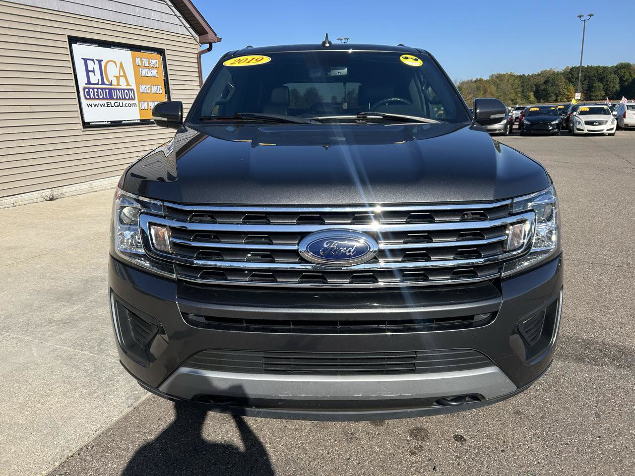 Used 2019 Ford Expedition XLT w/ Equipment Group 202A AWD/4WD image 2