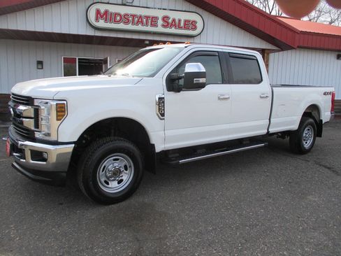 Used 2019 Ford F250 XLT w/ XLT Premium Package image 3