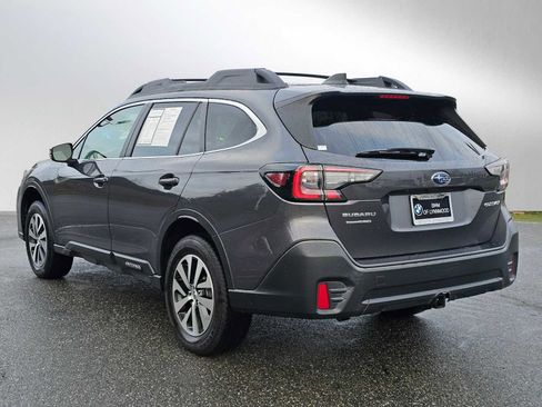 Used 2020 Subaru Outback Premium image 5