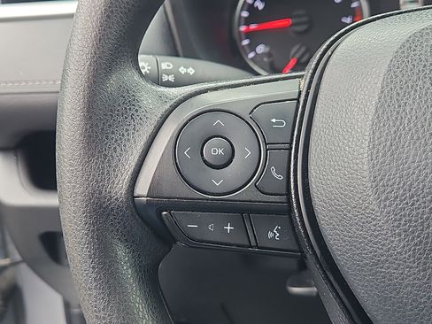 Used 2022 Toyota RAV4 LE AWD/4WD image 11