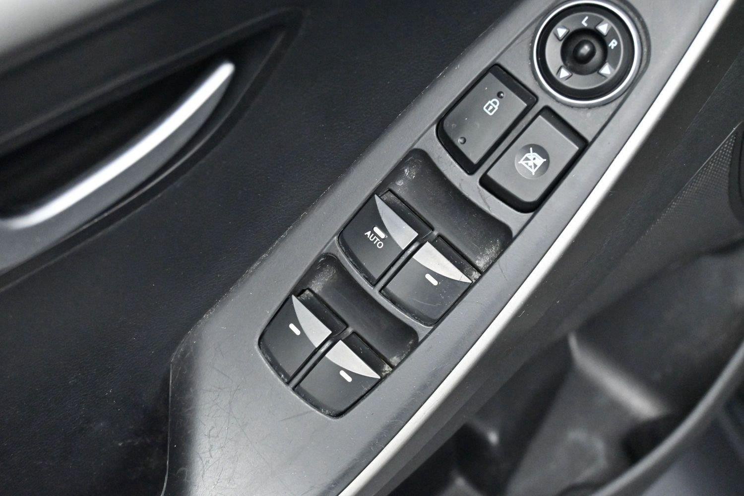 Used 2013 Hyundai Elantra GT w/ Style Pkg FWD image 10