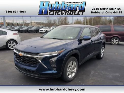 Used 2024 Chevrolet Trax LS w/ LS Convenience Package image 1