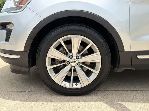 Used 2019 Ford Explorer Limited w/ Class III Trailer Tow Package FWD image 12