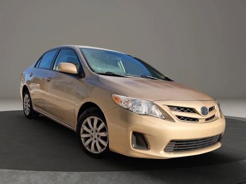 Used 2012 Toyota Corolla LE image 3