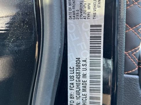 Used 2025 Jeep Grand Cherokee Summit w/ Obsidian Package AWD/4WD image 11