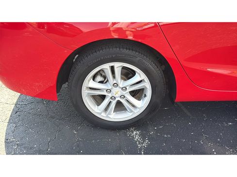 Used 2017 Chevrolet Cruze LT FWD image 13