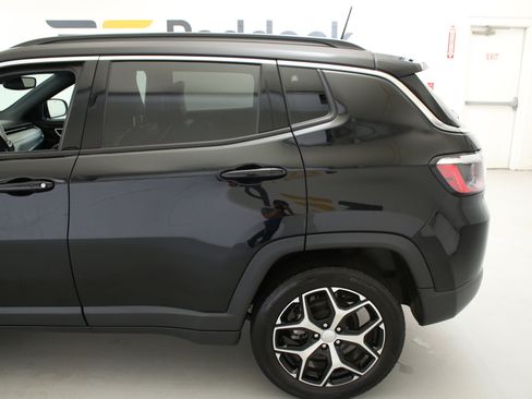 Used 2024 Jeep Compass Limited w/ Sun and Sound Group AWD/4WD image 6