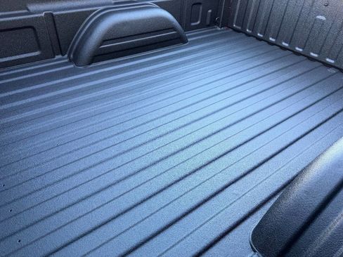 Used 2006 GMC Sierra 2500 SLT w/ Heavy-Duty Power Package image 18