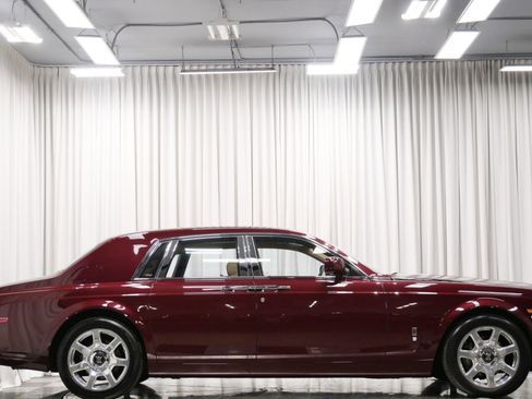 Used 2010 Rolls-Royce Phantom Sedan image 55