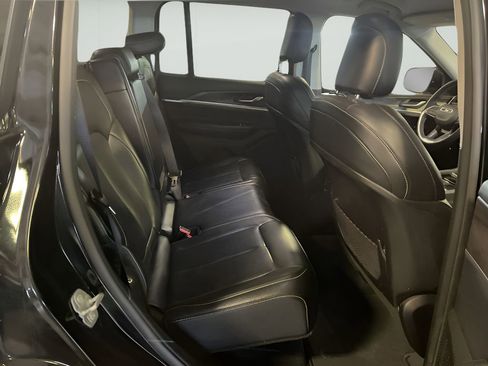 Used 2023 Jeep Grand Cherokee Limited image 21