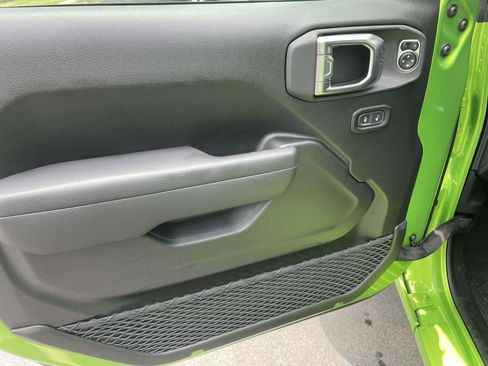 New 2025 Jeep Gladiator Sport image 27