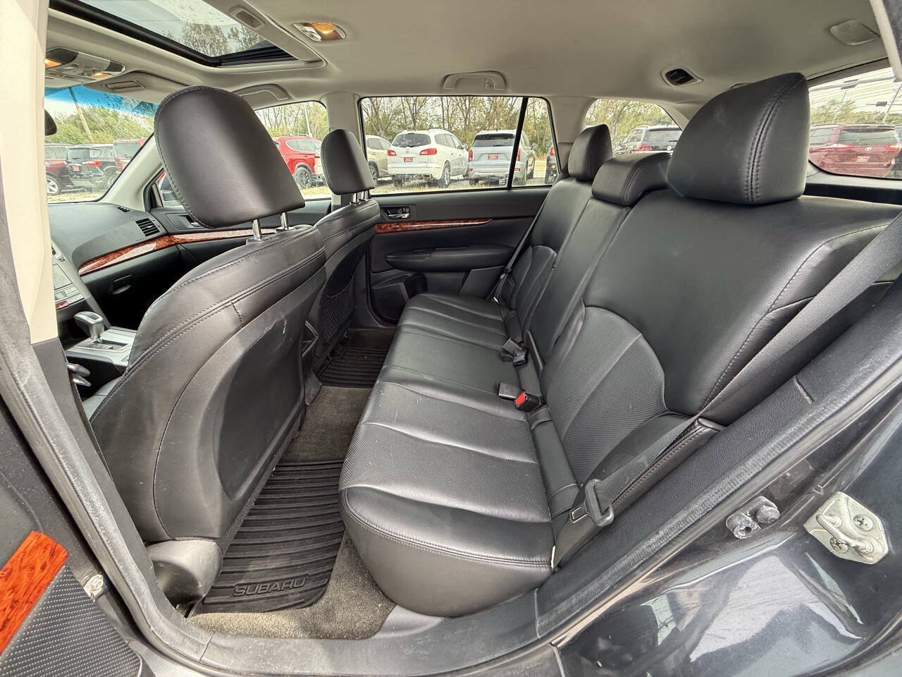 Used 2012 Subaru Outback 3.6R Limited w/ Moonroof Pkg AWD/4WD image 20