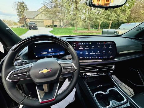 Used 2026 Chevrolet Traverse High Country FWD image 21
