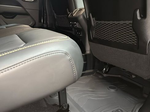 Used 2025 Jeep Wrangler Unlimited Rubicon 392 image 27