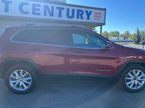 Used 2016 Jeep Cherokee Limited w/ Luxury Group AWD/4WD image 19