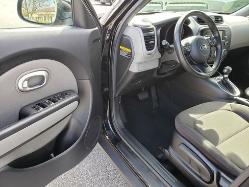 Used 2017 Kia Soul w/ Convenience Package image 8