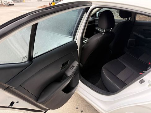 Used 2024 Nissan Sentra SV FWD image 11