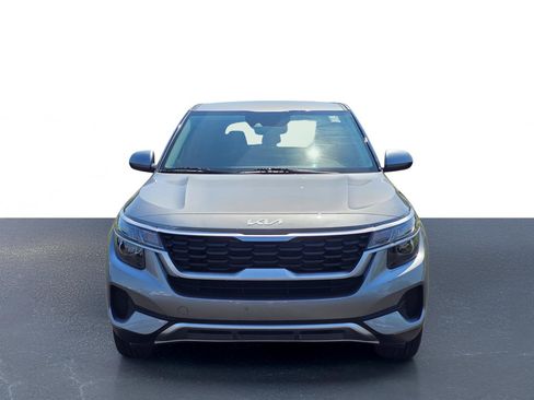 Used 2023 Kia Seltos LX AWD/4WD image 2