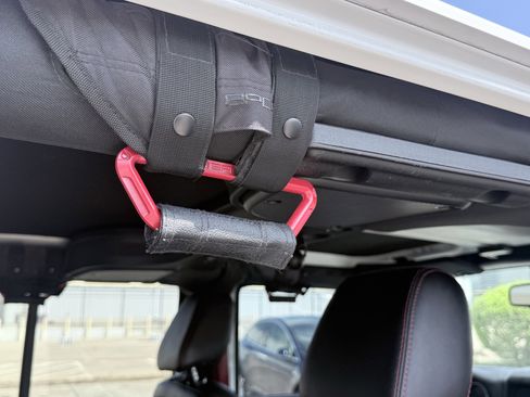 Used 2018 Jeep Wrangler Unlimited Rubicon image 43