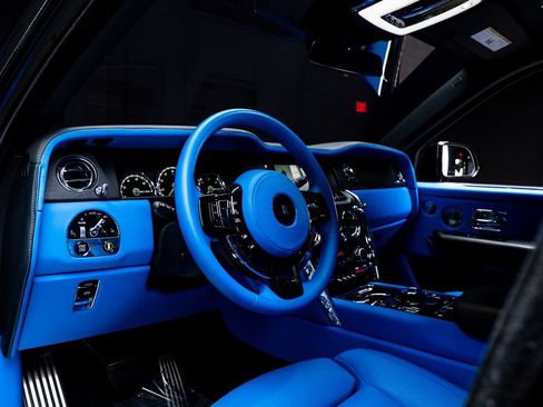 Used 2022 Rolls-Royce Cullinan w/ Cullinan Package AWD/4WD image 30