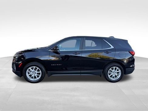 Used 2024 Chevrolet Equinox LT FWD image 2