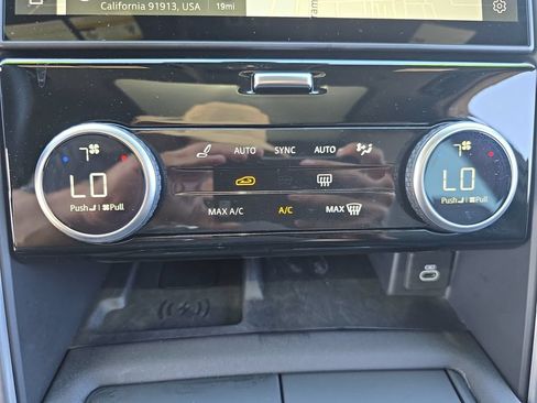 Certified 2025 Land Rover Discovery Dynamic SE AWD/4WD image 26