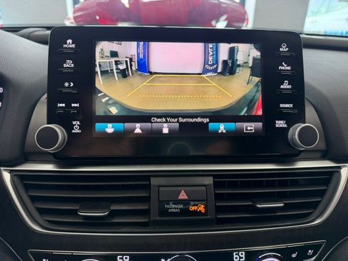 Used 2018 Honda Accord Touring image 43