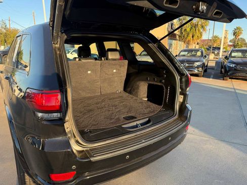 Used 2020 Jeep Grand Cherokee Altitude image 30
