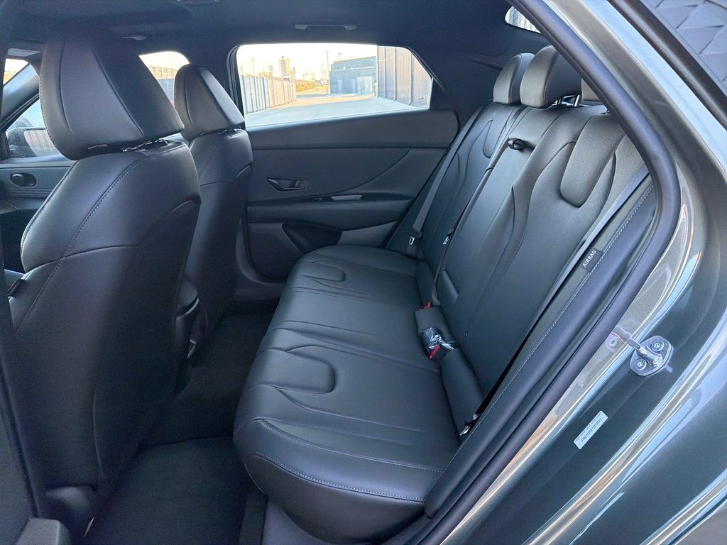 New 2026 Hyundai Elantra SEL Sport FWD image 19