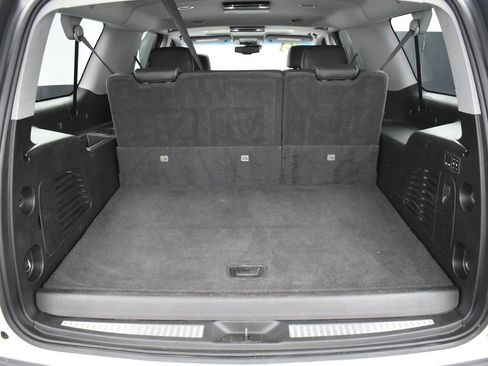 Used 2019 Chevrolet Suburban Premier image 12