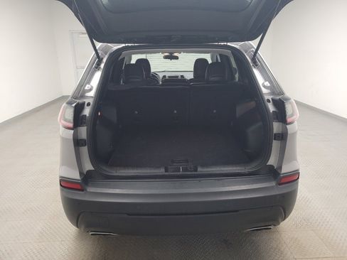 Used 2019 Jeep Cherokee Latitude Plus image 29